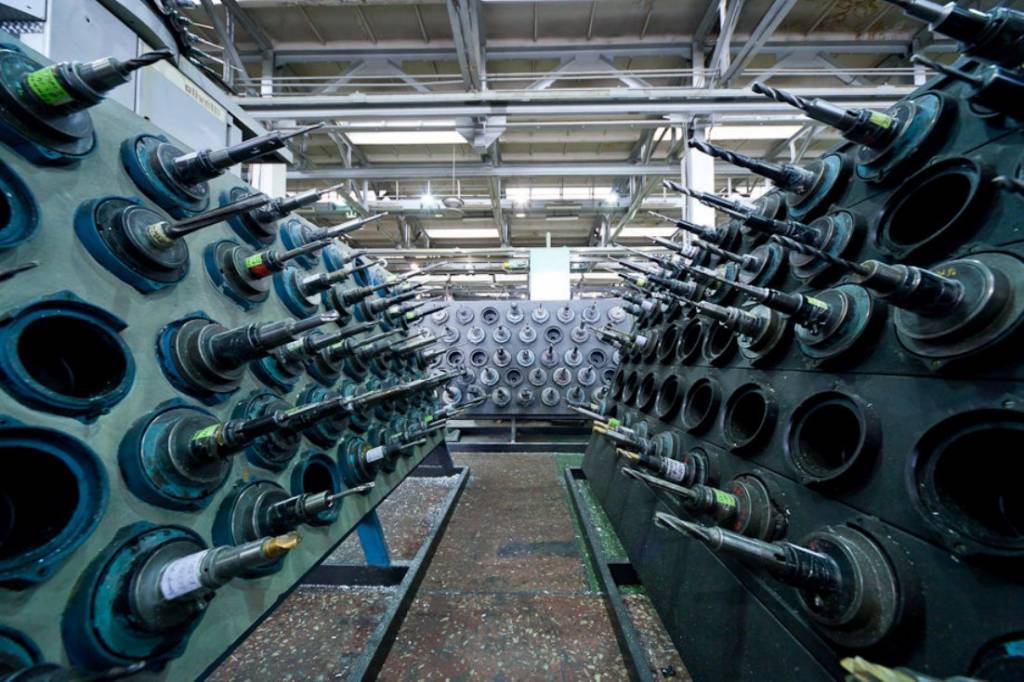Компания «ЭнергоСтар» начинает работы по договору о комплексном обслуживании производственных помещений завода «Салют»